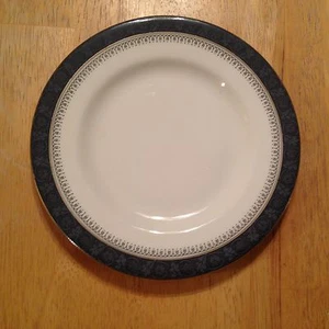 Plato de pan y mantequilla Royal Doulton Sherbrooke hueso fino China H5009 6,5" Inglaterra - Imagen 1 de 6