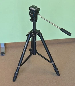 Tripod, Silk Fluid Video Master Tripod, Model 3236, Made in Japan - Picture 1 of 5