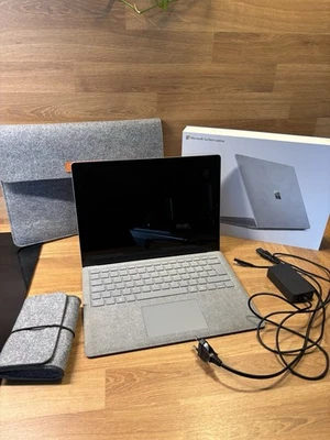 Microsoft Surface 1769 Laptop - Gebraucht - sehr guter Zustand - Bild 1 von 4