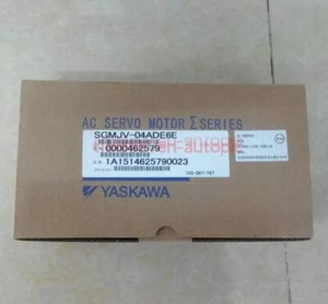 New One YasKawa AC SGMJV-04ADE6E Servo Motor SGMJV04ADE6E - Picture 1 of 1