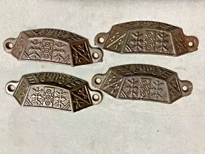 Set of 4 Vintage Antique Salvage & Ornate Original Cast Iron Drawer Pulls - Picture 1 of 4