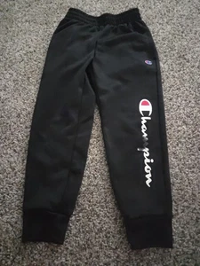 Champion Jugend Jungen Größe 4/5 Fleece gefütterte Jogginghose schwarz - Bild 1 von 5