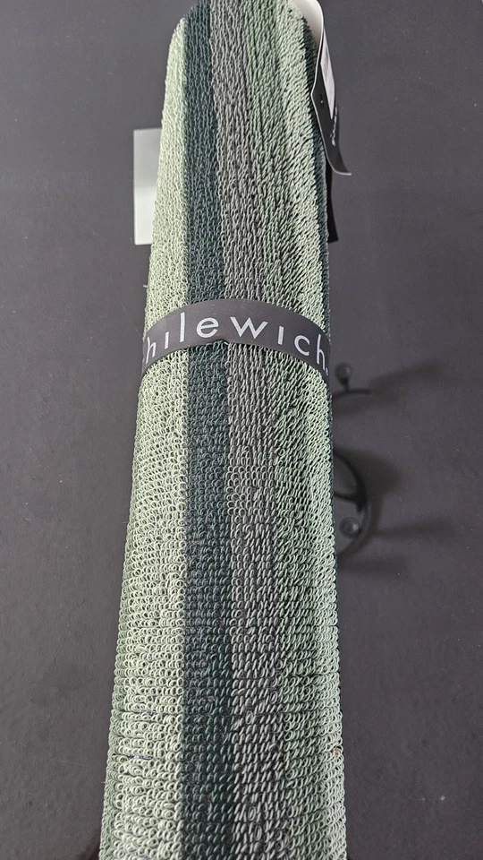 Полиэтиленовый напольный коврик Chilewich Utility Wave Stripe для помещений/улицы 2x3 фута зеленый  - Изображение 1 из 4