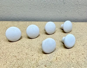 Lot of 6 Vintage White Ceramic Porcelain  Drawer Knobs Pulls 2 small , 4 LARGE - Picture 1 of 5
