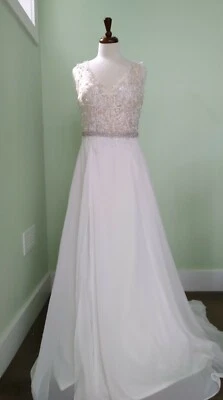 Ivory/Nude Lace Polyester Chiffon W/ Plunging Back Wedding Dress Sz12 💕 - Image 1 of 4