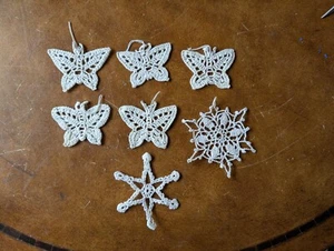 7 ADORNOS DE GANCHILLO DE COLECCIÓN Mariposa Copo de Nieve Navidad Hecho a Mano Tejido Almidonado - Imagen 1 de 6