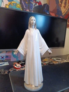 Vintage Jesus Llladro Statue Porcelin Amazing Detail Beautiful Antique Figurine - Picture 1 of 7