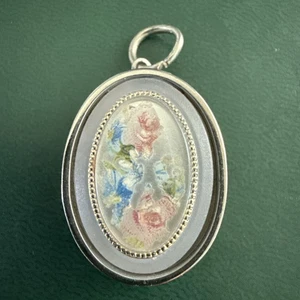 Floral Cameo Oval Shaped Locket Silver No Chain 1 Inch - Picture 1 of 5