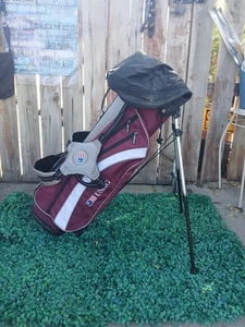 Bolsa de pie USKids Golf UL60 divisor de 4 vías correa doble - cubierta de lluvia roja borgoña 32" T - Imagen 1 de 10