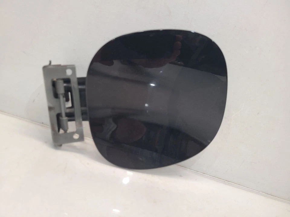 Acura MDX 2002 puerta de llenado de combustible *negro - B92P4* Foto 1 de 4