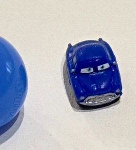 Disney Pixar Cars 2 Series 1 Doc Hudson Squinkie with Capsule - Picture 1 of 6