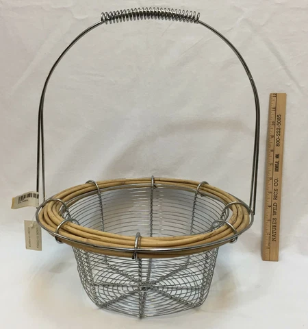 Fruit Basket Centerpiece Metal Wire Bamboo Reed Edge Handle Planter Holder Cover