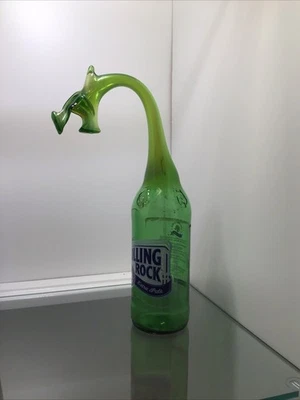 Botella de cerveza verde Rolling Rock con cabeza de dragón Foto 1 de 4