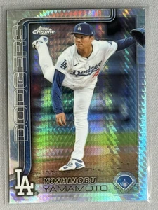 2025 Topps Chrome Yoshinobu Yamamoto Prizm Refractor - Bild 1 von 2