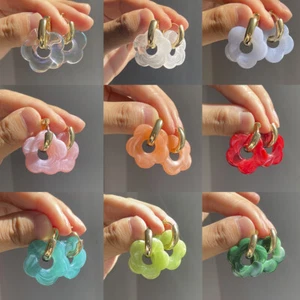 Mujeres Flor Resina Acrílico Dijes Pendientes Círculo Oro Hebilla Pendientes de Arro - Imagen 1 de 24