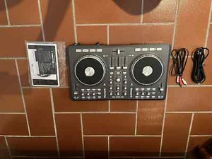 Numark Mixtrack Pro controller USB per DJ - Foto 1 di 5