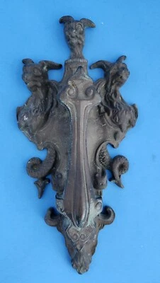 DE COLECCIÓN 3 CABEZAS PERRO CERBERUS & HADES LATÓN ALDABA Foto 1 de 4