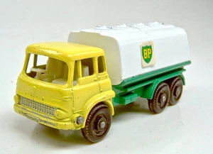 Matchbox RW 25C Bedford Tanker gelb / weiß / grün "BP" silberner Grill - Picture 1 of 4