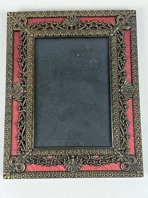 Винтажная латунная филигранная металлическая рамка для картин декоративная бордовая золотистая настольная 6x7 - Изображение 1 из 4