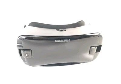 Samsung Gear VR Headset with Controller for Galaxy S6 S7 S8 S8+ Note Phones - Image 1 of 3