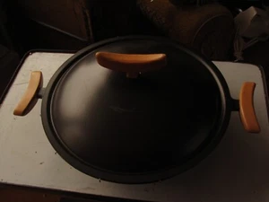 osoltus Wok Gusseisen mit Zubehör Wok-Set mit Deckel 38cm - Bild 1 von 7
