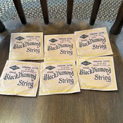 1930-е ЧЕРНАЯ АЛМАЗНАЯ КОРОБКА СТРУН Одиночная Гавайская Гитара E 4 Сталь 903 ЗАПЕЧАТАННАЯ - Изображение 1 из 4