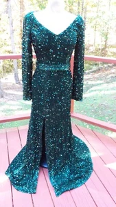NEW LAVETIR Green Sequined Long Sleeves Formal Holiday Evening Prom Dress 10 - Picture 1 of 8