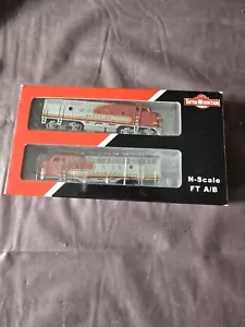 Tren diésel InterMountain 69003-02 Santa Fe 'WarBonnet' FT A/B N NUEVO EN CAJA - Imagen 1 de 4