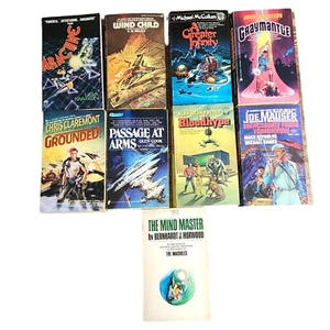 Lot (9) Vtg Science Fiction & Fantasy Paperbacks Great Cover Art Various Authors - Foto 1 di 15