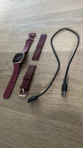 fitbit versa 4 with additional Leather Strap - Picture 1 of 2