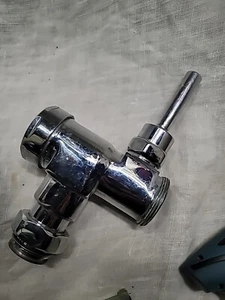 American Standard, Manual Flush Valve ( ONLY ) , 4.8LPF/ 1.28 GPF ,# 6047525 - Picture 1 of 5