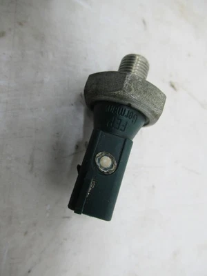 Skoda Octavia III 5E 12-17 Oil Pressure Switch 036919081D Green - Image 1 of 3