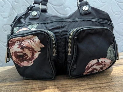 L.A.M.B. Black Floral Handbag – Multi-Zip Compartments – Designer Style — 第 1/4 张图片