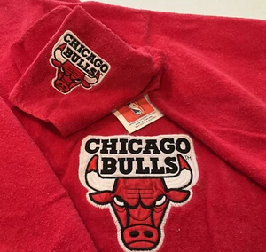 Vintage Chicago Bulls Towels 2 Bath Set Cloth Embroidered Patch 90s Jordan - Picture 1 of 9