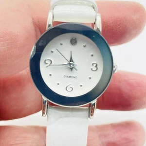 Reloj con detalles de diamantes correa de cuero blanco para mujer parte posterior de acero inoxidable - Imagen 1 de 10