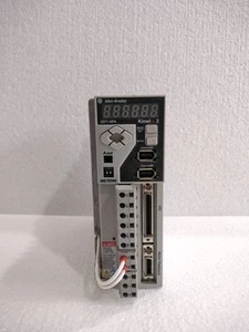 Allen Bradley Kat Nr. 2071-AP4 Kinetix 3 400W neuer Servoantrieb - Bild 1 von 5