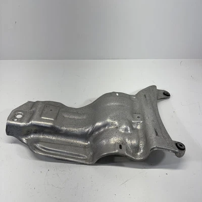 AUDI A6 QUATTRO FUEL GAS TANK RESERVOIR MOUNT BRACKET HEAT SHIELD OEM 2012-2018 - Imagem 1 de 4