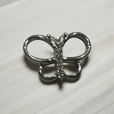 Colar WO pingente borboleta diamante brilhante redondo ouro branco 14K 0,3 quilates - Imagem 1 de 3