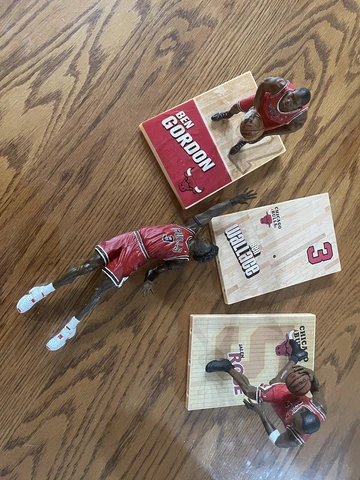 Lot of 3 McFarlane Chicago Bulls Loose Figures - Gordon, Rose, Wallace Cover