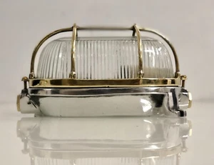 Antique Home Decor Aluminum and Brass Wall Ceiling Mounted Oval Bulkhead Light - Bild 1 von 10