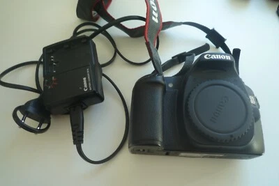Canon EOS 30D 8.2 MP Digital SLR Camera - Black (Body Only) - Image 1 of 4