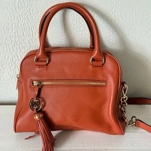 Bandolera convertible Michael Kors Knox borla cuero naranja quemado - Imagen 1 de 12