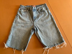 Only Jeans Bermuda mit Fransen für Damen, Größe 27, sehr guter Zustand - Bild 1 von 4