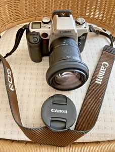 Canon EOS ELAN II e 35mm SLR Film Camera + Sigma 28-200mm Lens & Lowepro Case - Picture 1 of 7