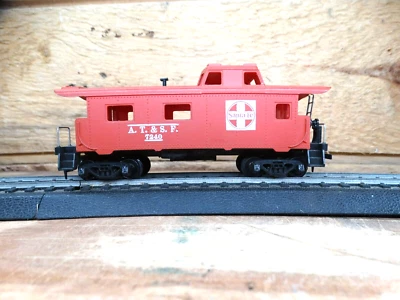 Athearn HO 41' Santa Fe AT&SF 7240 Hobby Railroad Cupula Caboose & Chimney - Image 1 of 4