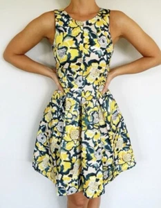 Mini Vestido de Patinador Floral Cuello Cuchara H&M con Bolsillos, Talla 8 - Imagen 1 de 13