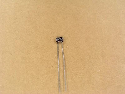 CORNELL DUBILIER S00987Y (5 Pc Lot) 12 pf 300 volt 300V 5% stacked film silver mica capacitor