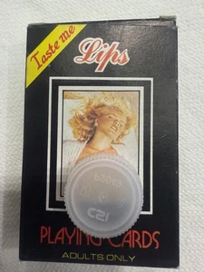 CARTES À JOUER VINTAGE ANNÉES 70 LÈVRES ADULTES NU STANDARD TAILLE 54 CARTES AVEC JOKERS - Photo 1/2