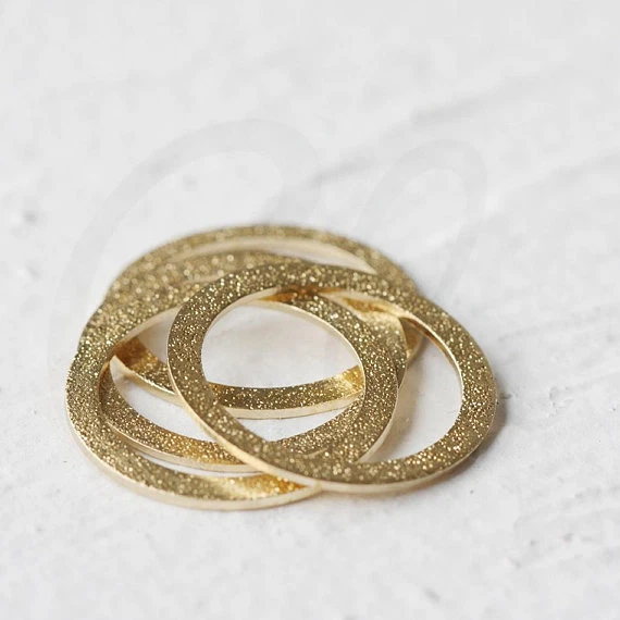10 Pieces Raw Brass Flat CLOSED Ring - Stardust - Link - Loop 20mm (3889C) - Image 1 of 1