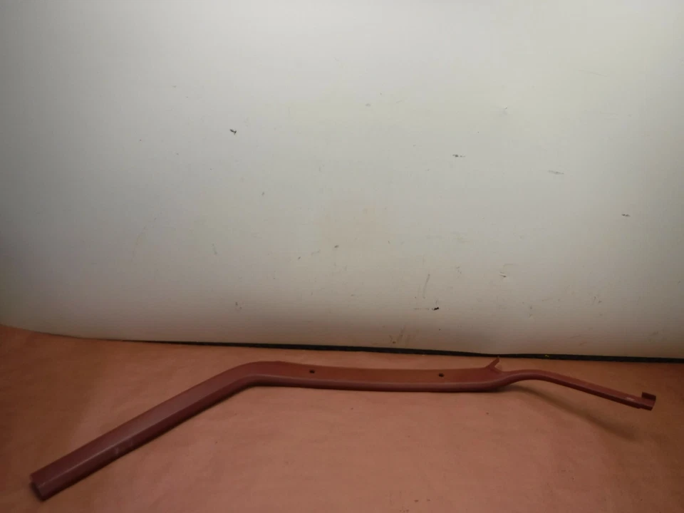 Jeep Comanche MJ 86-92 Borgoña Driver A a B Pilar Interior Borde  Foto 1 de 4